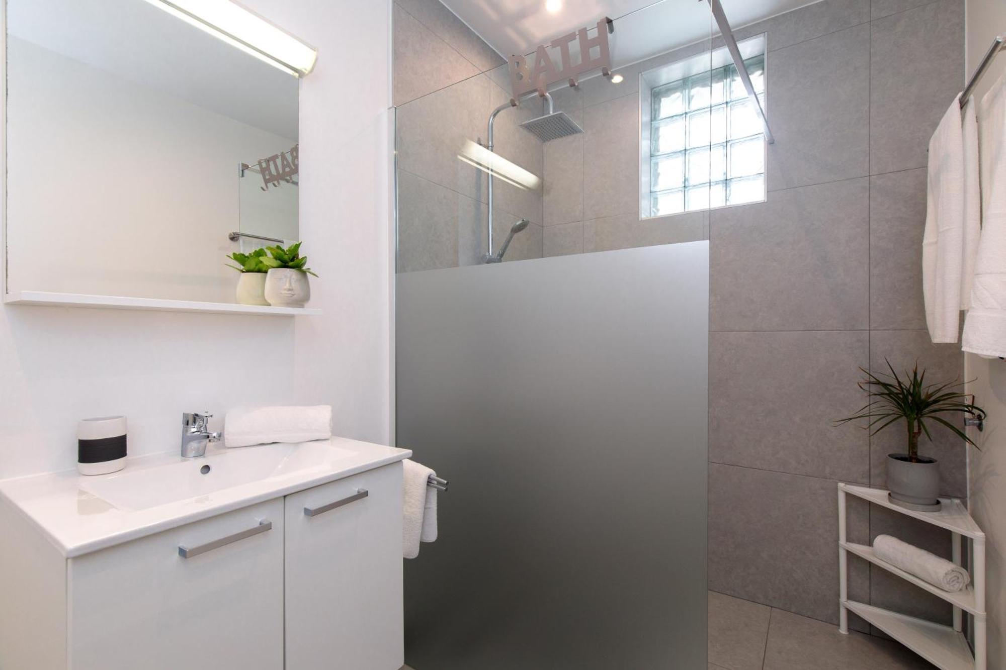 Apartment House Lijan คิร์ก ภายนอก รูปภาพ