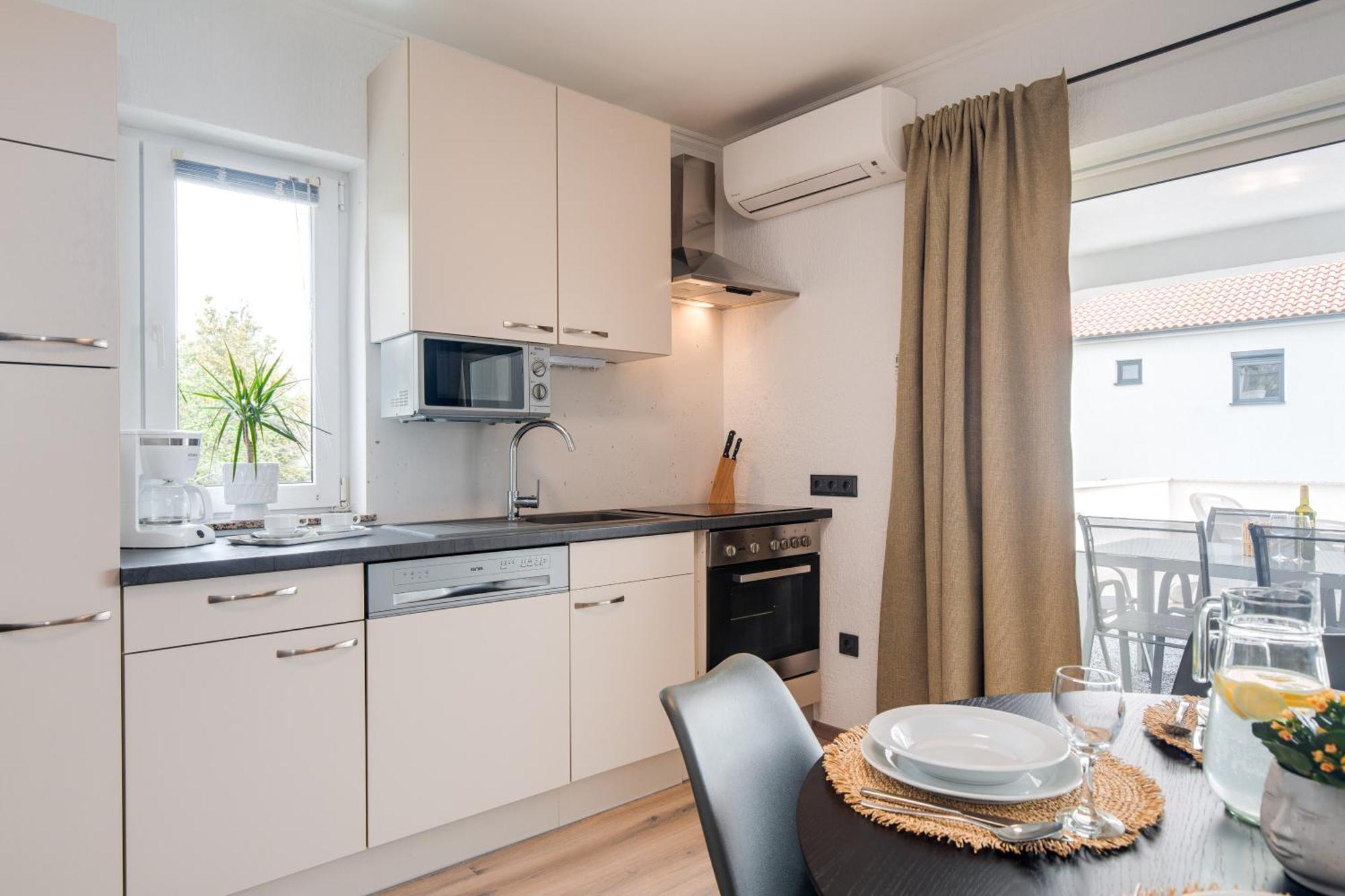 Apartment House Lijan คิร์ก ภายนอก รูปภาพ